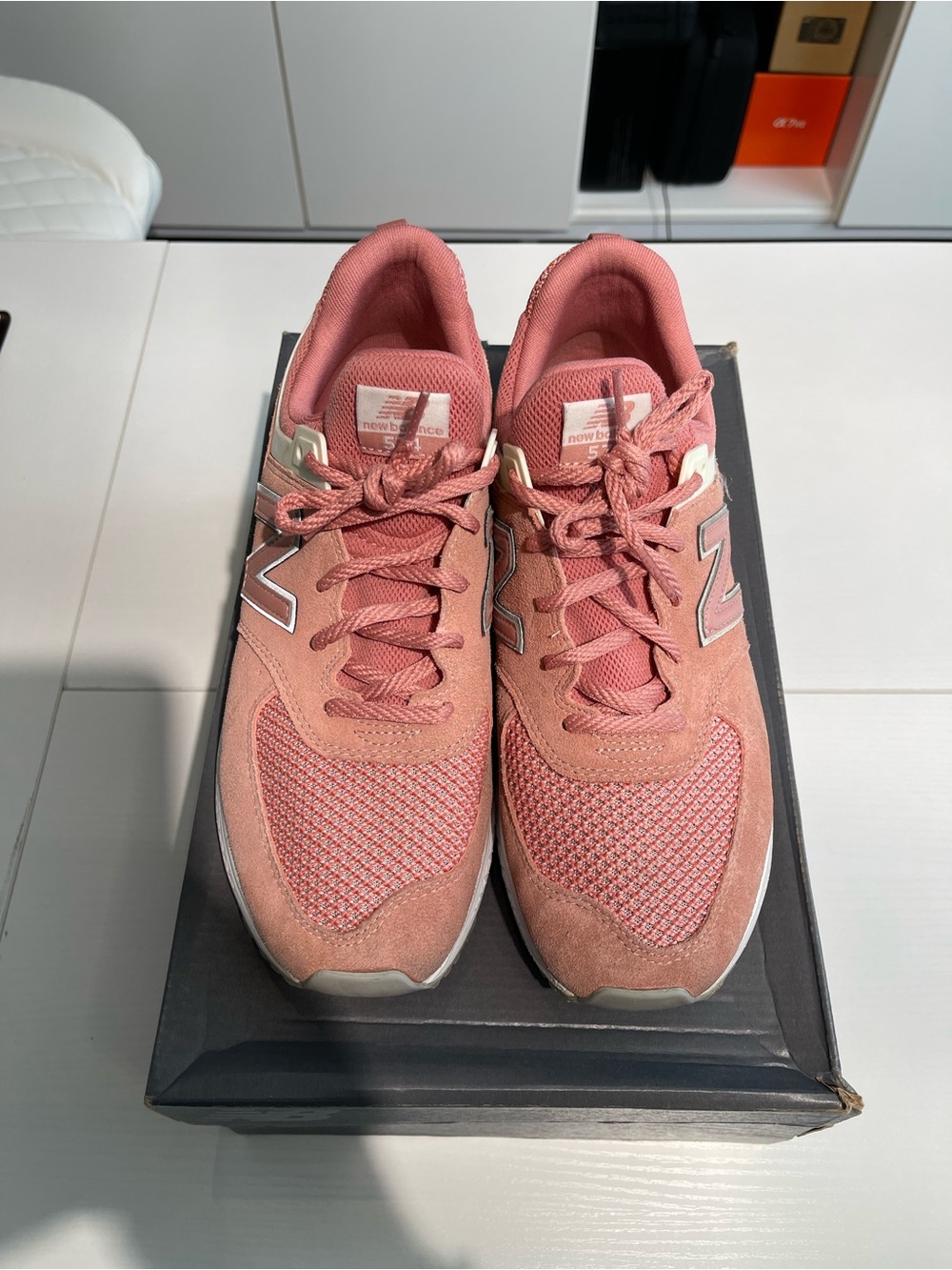 Men’s 574 New Balance - Picture 2 of 3